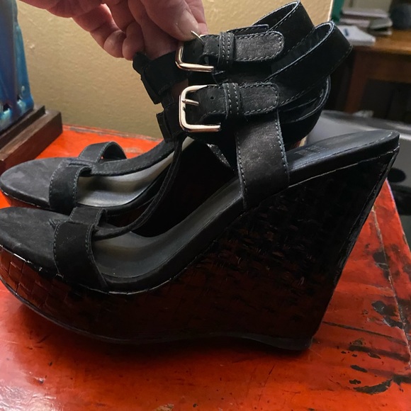 Stuart Weitzman wedge sandals 7.5 - Picture 1 of 4
